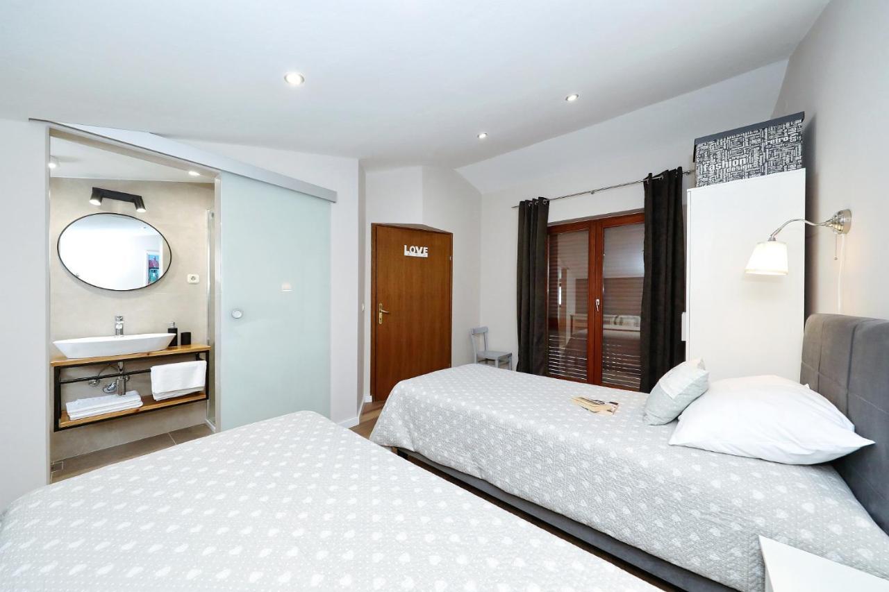 Apartments "Villa Antisin" With Heated Pool Zára Kültér fotó